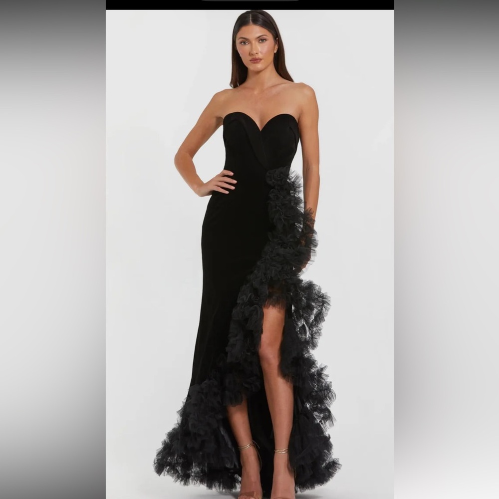 Mac Duggal Elegant Black Strapless Evening Dress